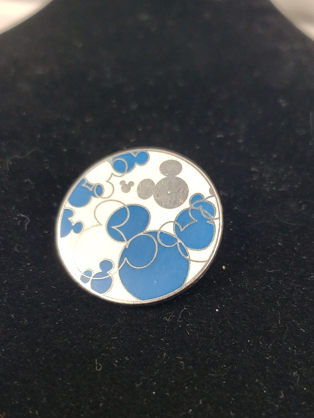Disney Pin Hidden Mickey Blue White